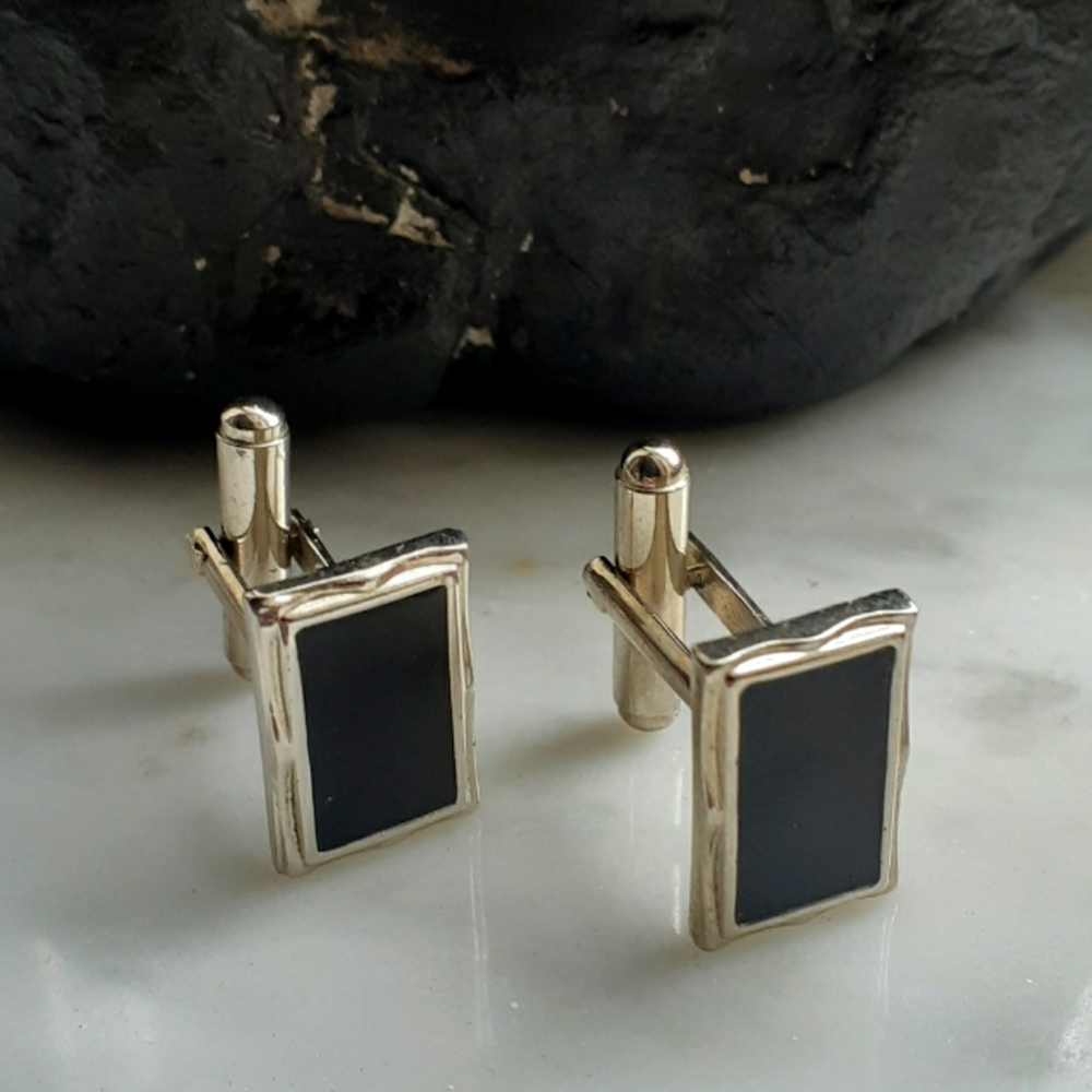 Cufflinks